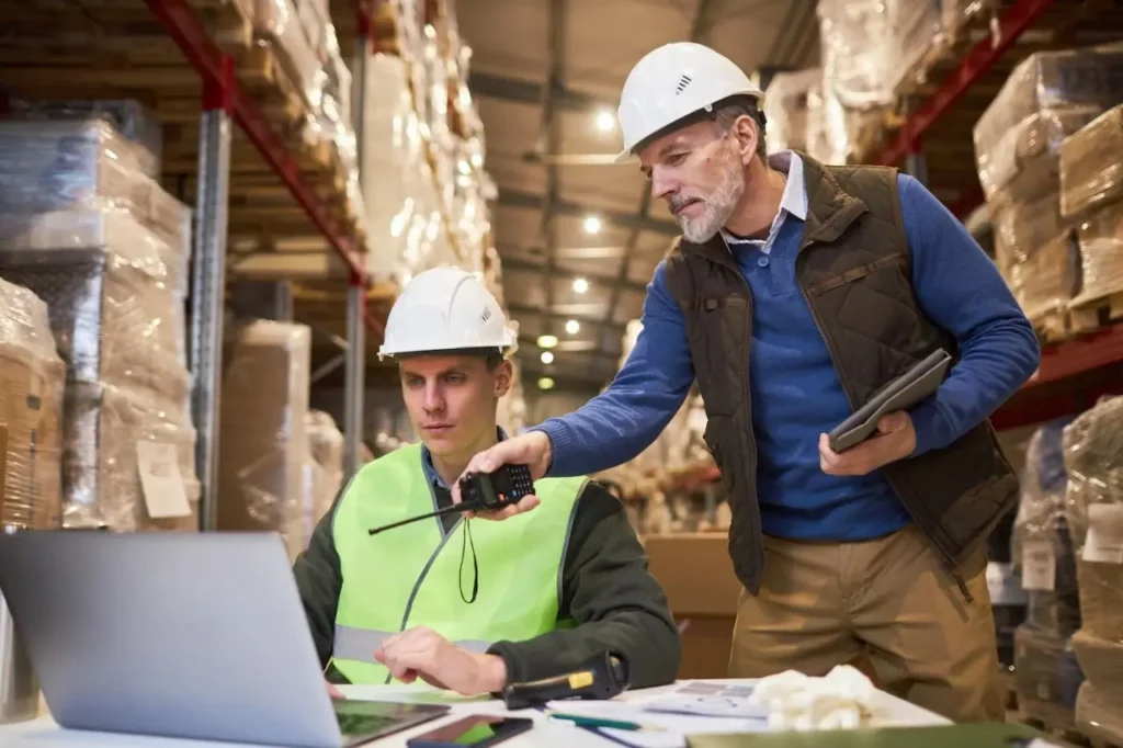 How Businesses Benefit from Outsourcing Logistics